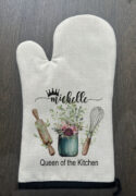 Personalized queen of the kitchen Linen Oven Mitt